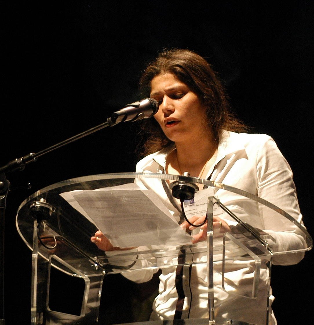Sonia Barkallah au pupitre lors des Rencontres de Martigues, 2006